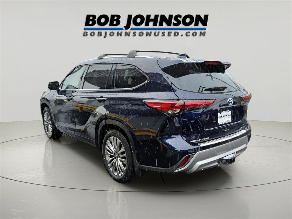 Used 2023 Toyota Highlander Hybrid Platinum SUV