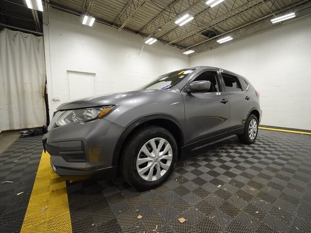 2019 Nissan Rogue S photo 2