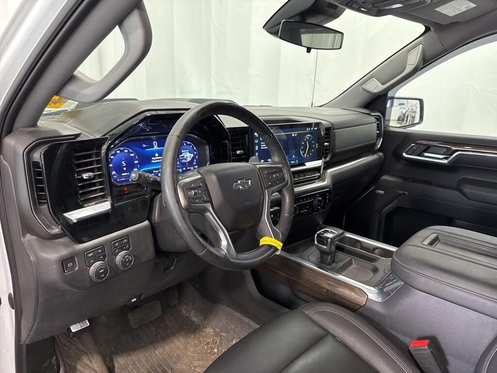 2022 Chevrolet Silverado 1500 LT Trail Boss photo 3