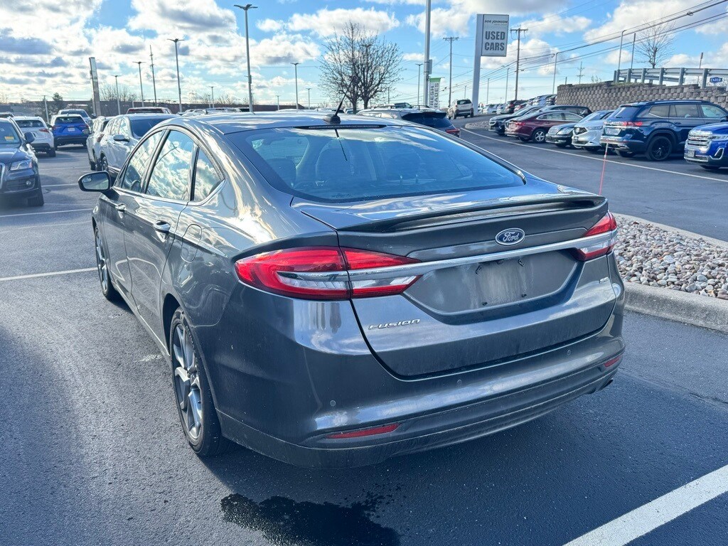 2017 Ford Fusion SE photo 4
