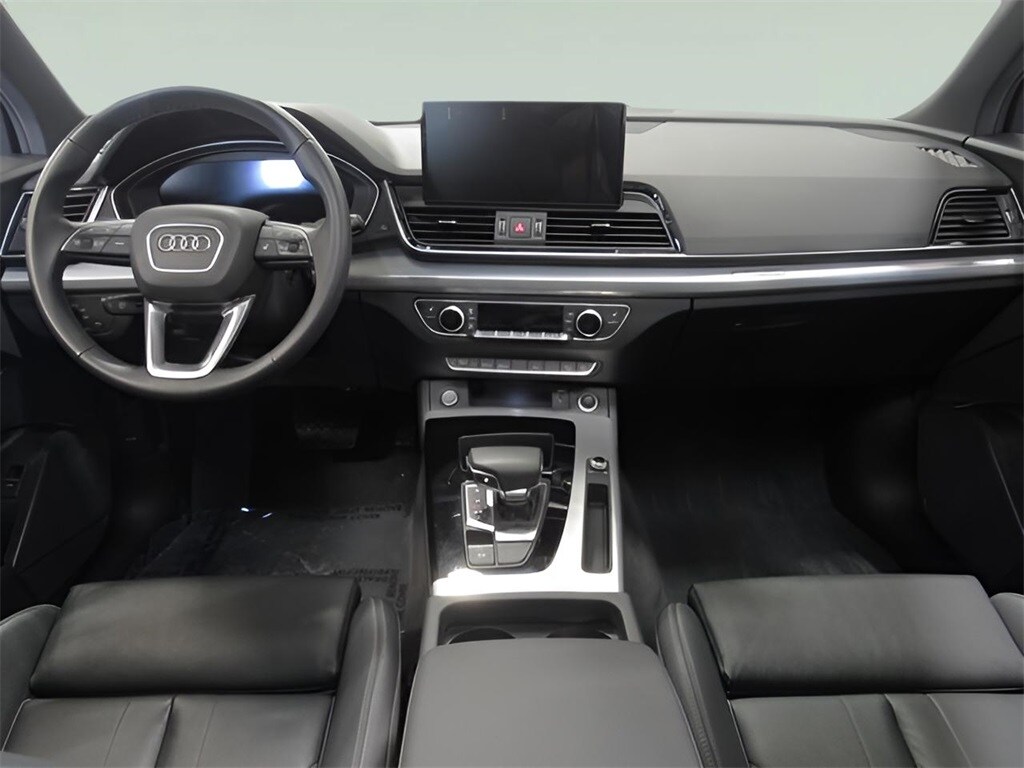 2025 Audi Q5 45 S line Premium photo 2