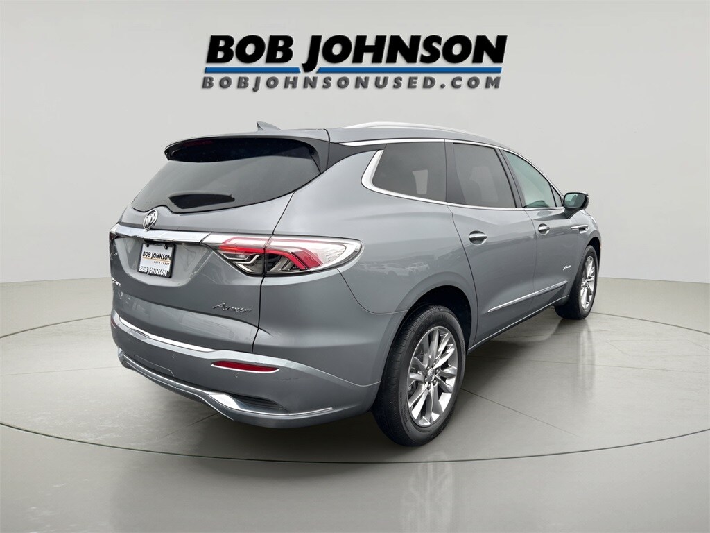 2023 Buick Enclave Avenir photo 3