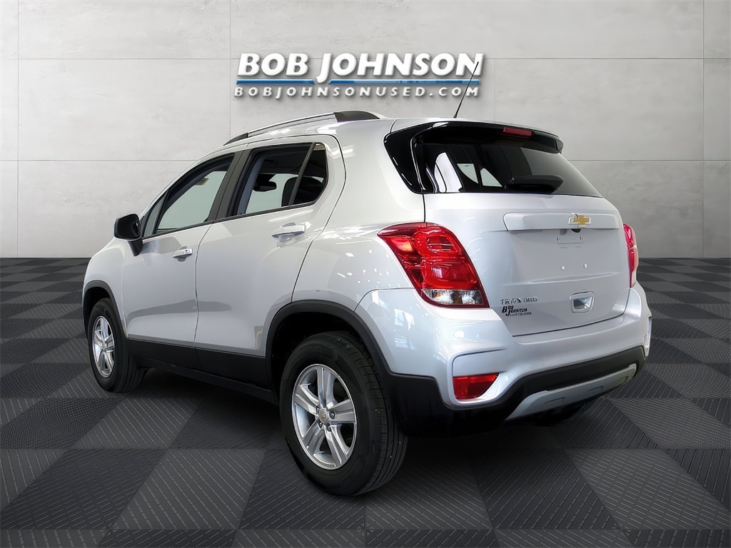Used 2022 Chevrolet Trax LT with VIN KL7CJPSM6NB517900 for sale in Rochester, NY