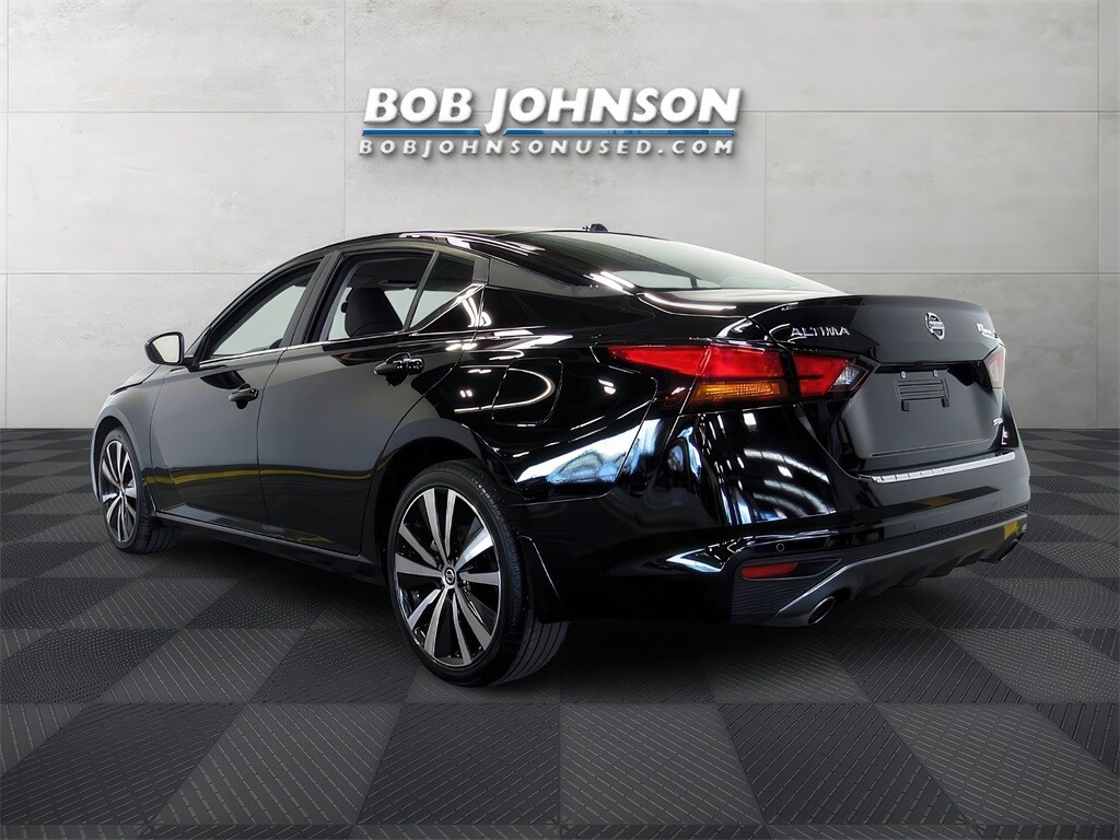 Used 2022 Nissan Altima SR with VIN 1N4BL4CW6NN386379 for sale in Rochester, NY