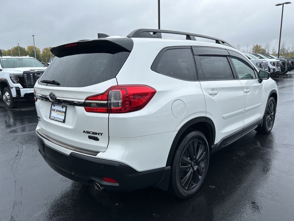 2022 Subaru Ascent Onyx Edition photo 2
