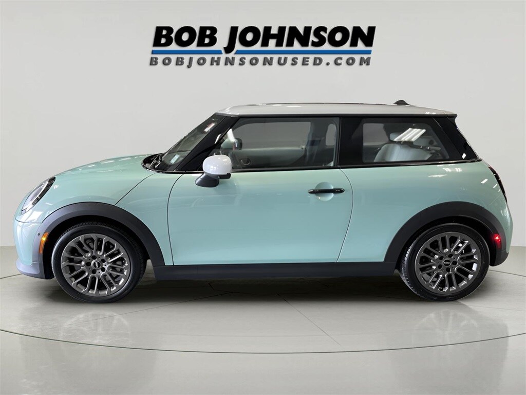 2025 Mini Cooper 2 Door Hardtop photo 3