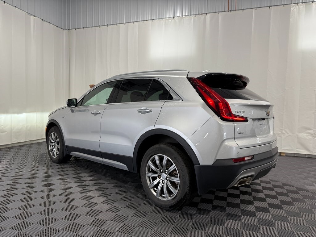 2021 Cadillac XT4 Premium Luxury photo 2