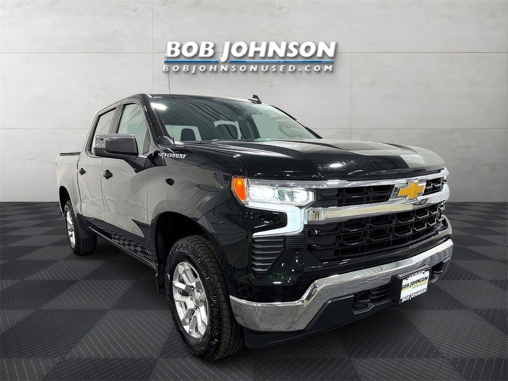 Used 2022 Chevrolet Silverado 1500 LT with VIN 3GCPDKEK9NG599525 for sale in Rochester, NY