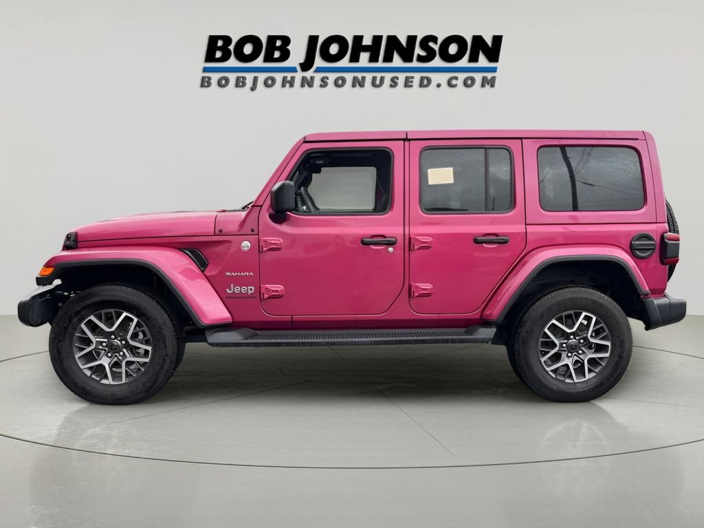 2024 Jeep Wrangler Sahara photo 4