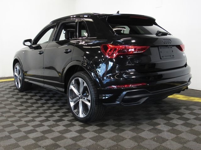 2022 Audi Q3 Premium Plus 45 TFSI S line photo 3