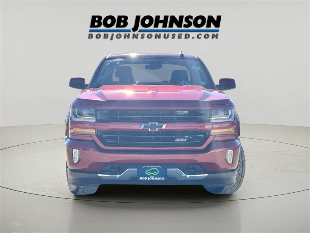 2018 Chevrolet Silverado 1500 LT photo 2