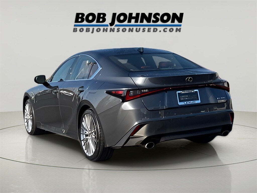 2023 Lexus IS 300 AWD photo 4