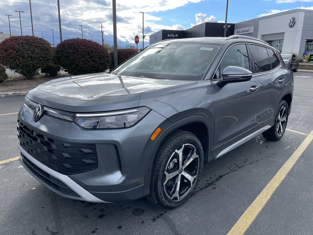 New 2025 Volkswagen Tiguan SE 2.0T SE 4MOTION