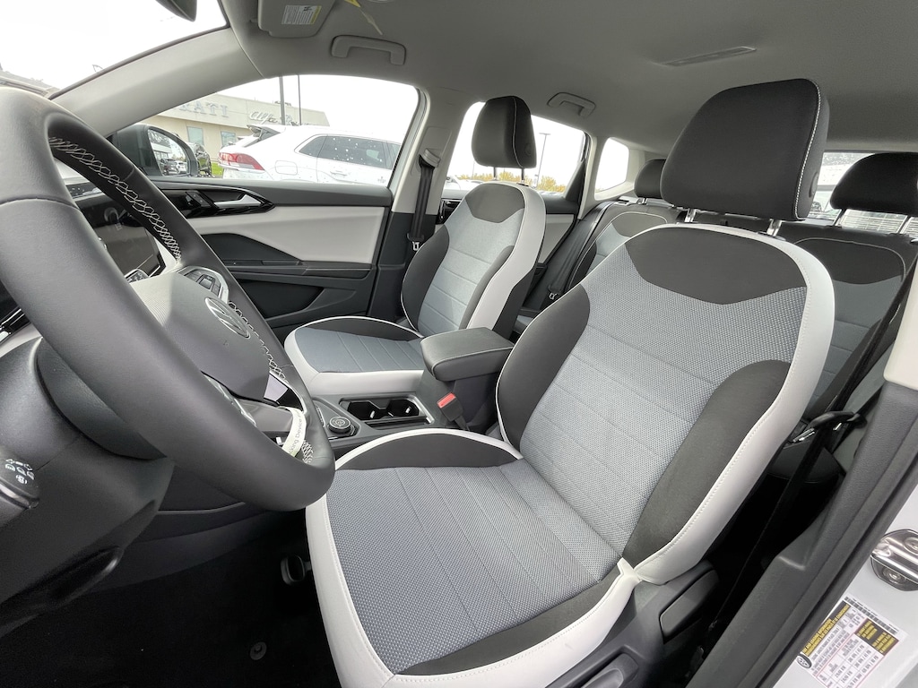 New 2025 Volkswagen Taos S S 4MOTION