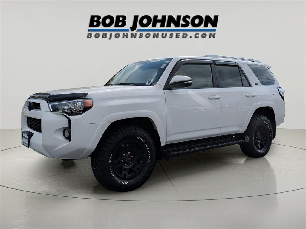 2017 Toyota 4Runner SR5 Premium photo 3