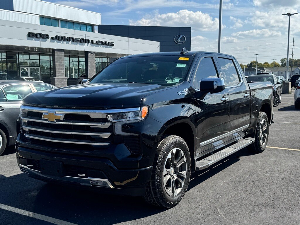 2023 Chevrolet Silverado 1500 High Country photo 2
