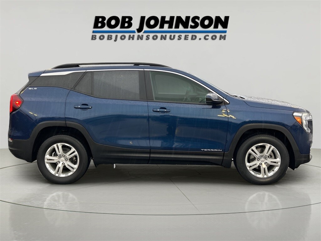 2022 Gmc Terrain SLE photo 2