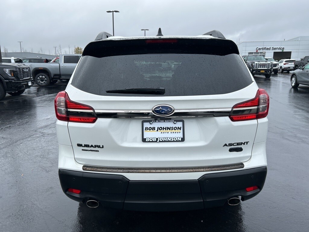 2022 Subaru Ascent Onyx Edition photo 3