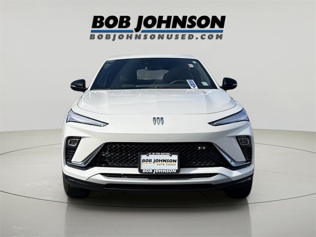 2024 Buick Envista ST photo 2