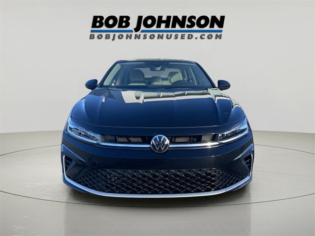 2025 Volkswagen Jetta 1.5T S photo 2