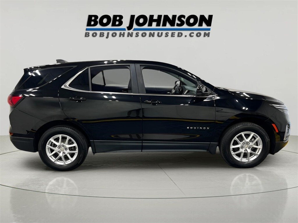 2022 Chevrolet Equinox LT photo 3