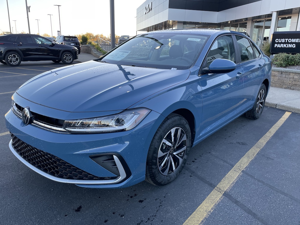 New 2025 Volkswagen Jetta S S Auto