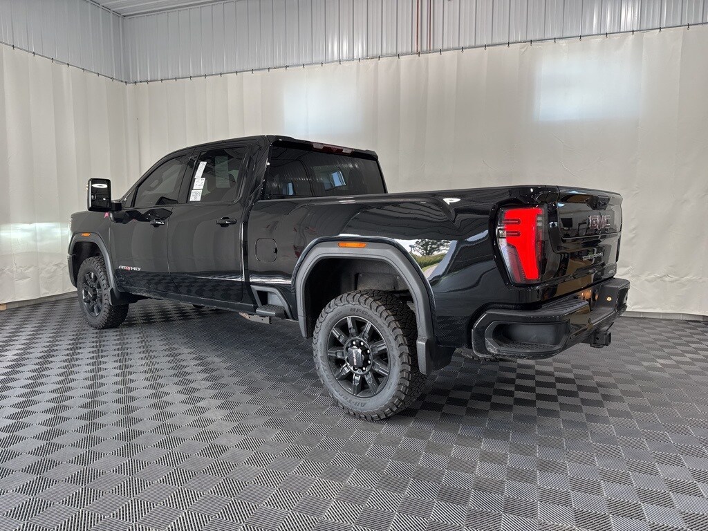 2024 Gmc Sierra HD AT4 photo 2