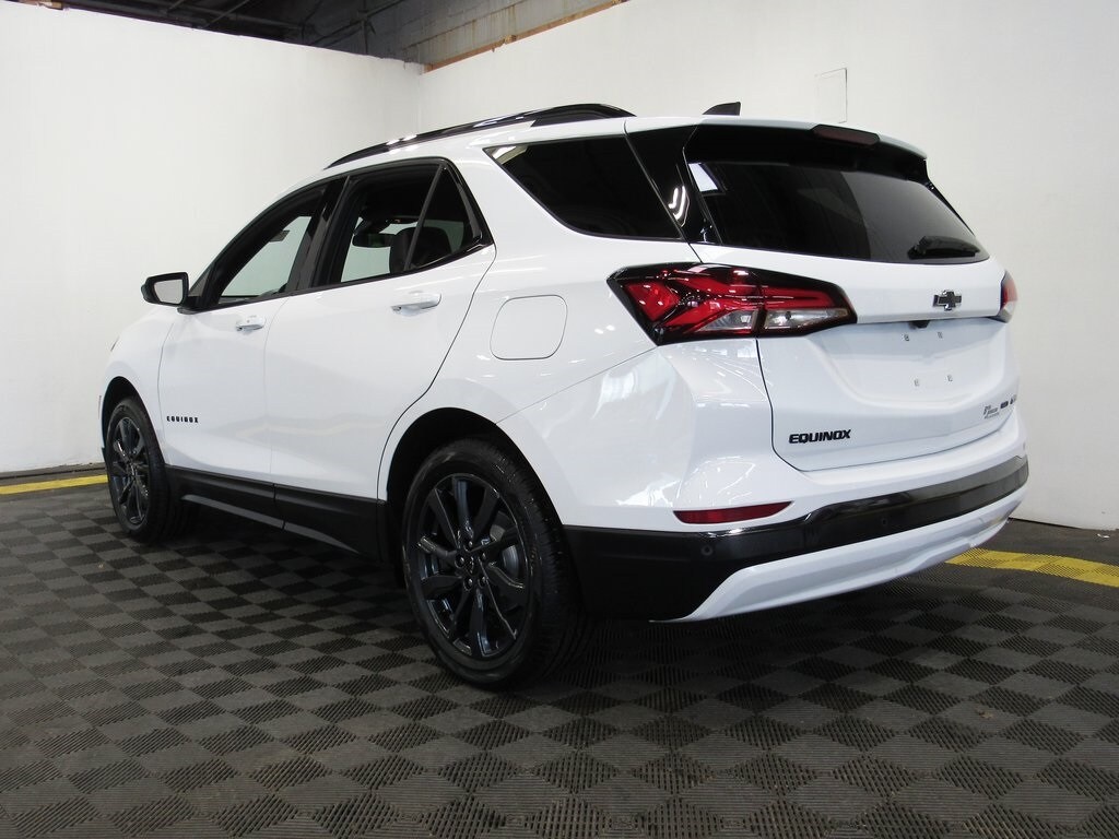 2022 Chevrolet Equinox RS photo 2