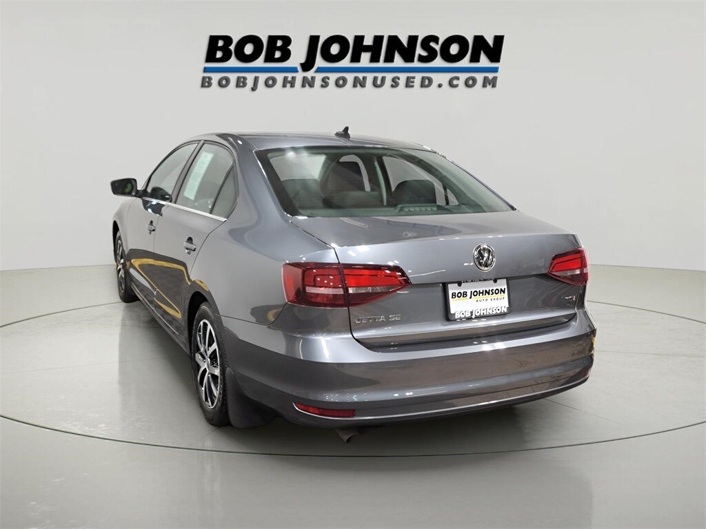 2017 Volkswagen Jetta 1.4T SE photo 3