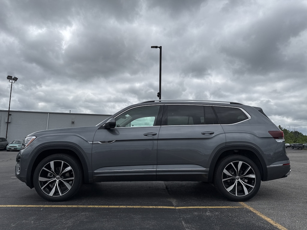 New 2025 Volkswagen Atlas 2.0T SEL Premium R-Line 2.0T SEL Premium R-Line 4MOTION