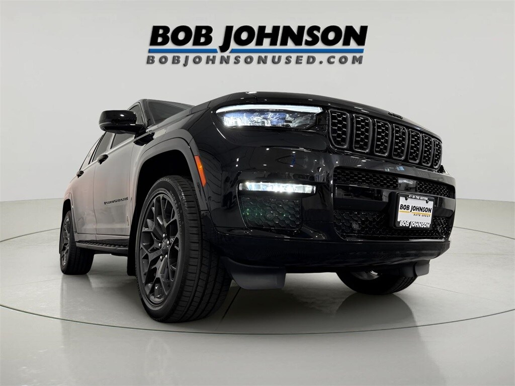 2025 Jeep Grand Cherokee L Summit photo 3