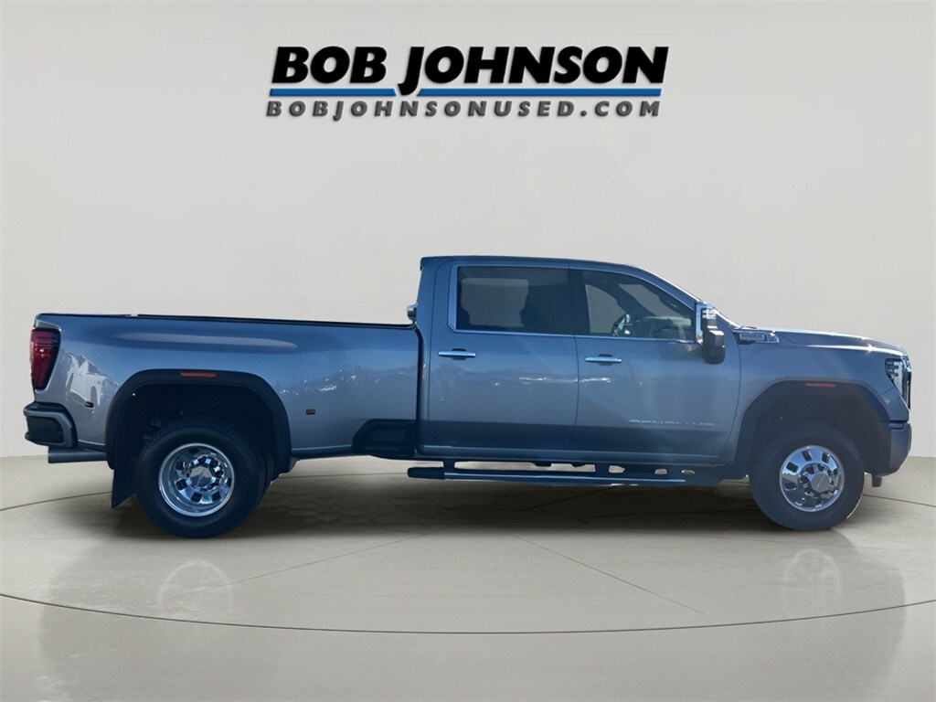 2025 Gmc Sierra 3500 HD Denali photo 2