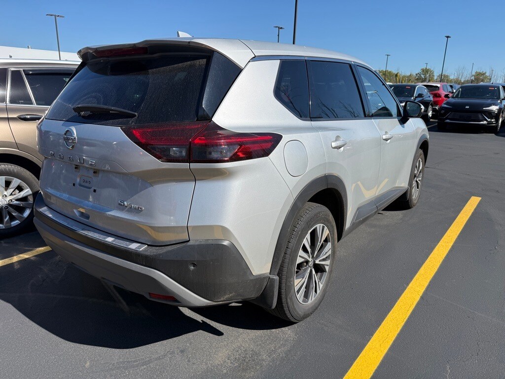 2021 Nissan Rogue SV AWD photo 3