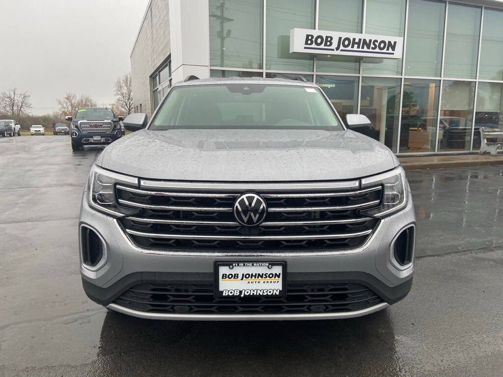 Used 2025 Volkswagen Atlas 2.0T SE SUV
