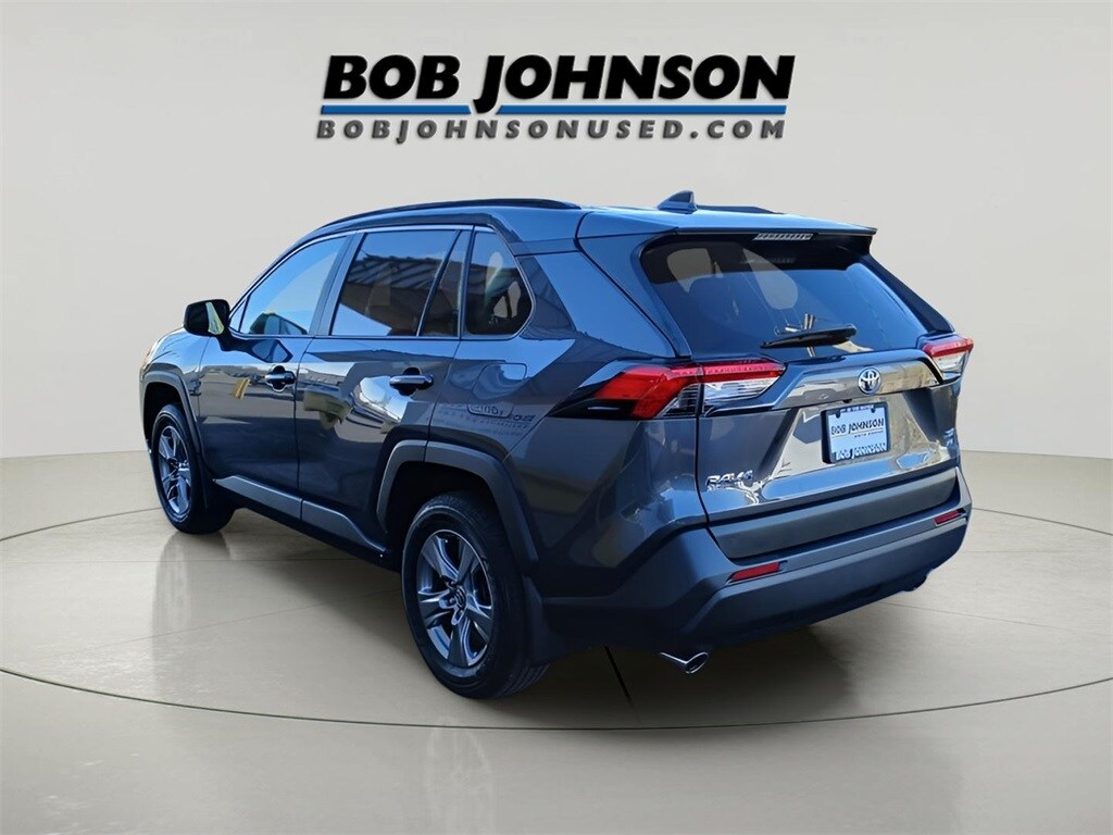 2023 Toyota RAV4 XLE photo 4