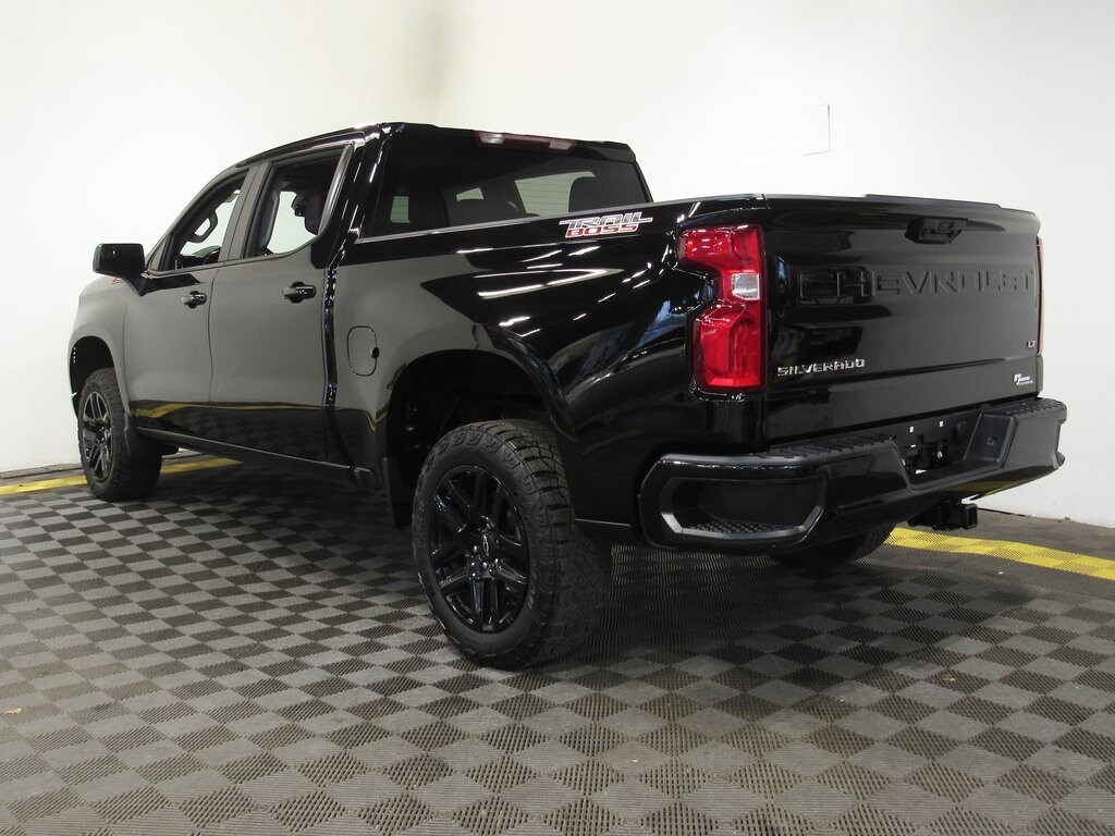 2024 Chevrolet Silverado 1500 LT Trail Boss photo 2