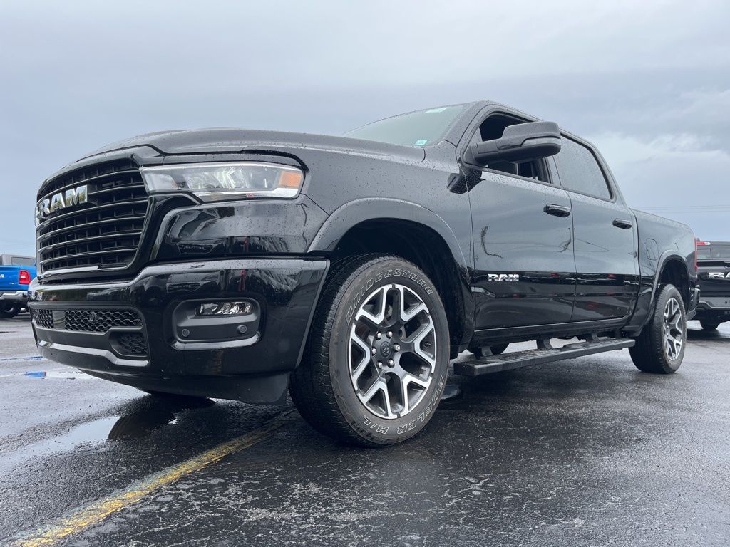 2025 Ram 1500 Laramie photo 3
