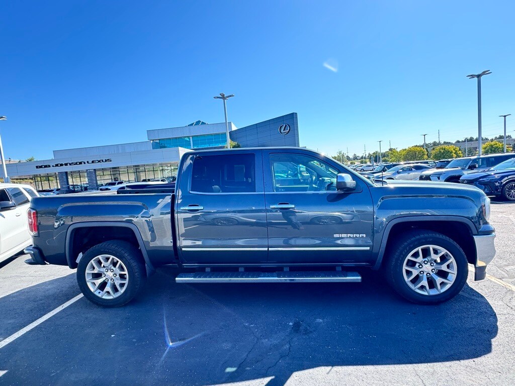2017 Gmc Sierra 1500 SLT photo 2