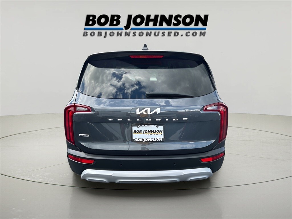 2022 Kia Telluride LX photo 3