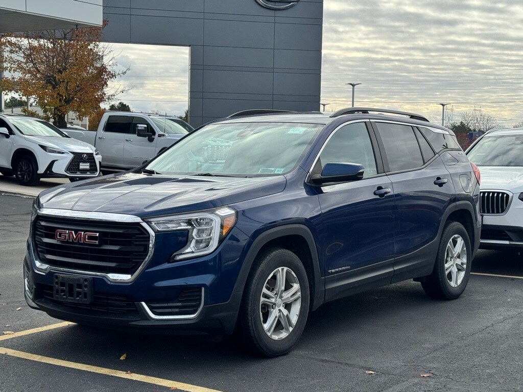 Used 2022 GMC Terrain SLE SUV