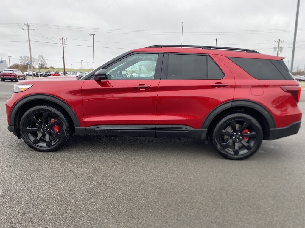 2023 Ford Explorer ST photo 4