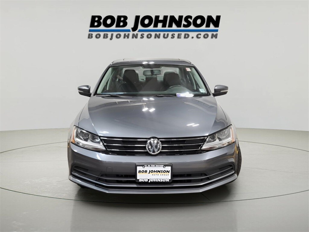 2017 Volkswagen Jetta 1.4T SE photo 2