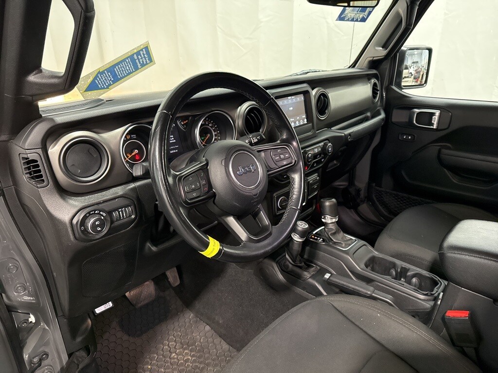 2022 Jeep Gladiator Sport S photo 3