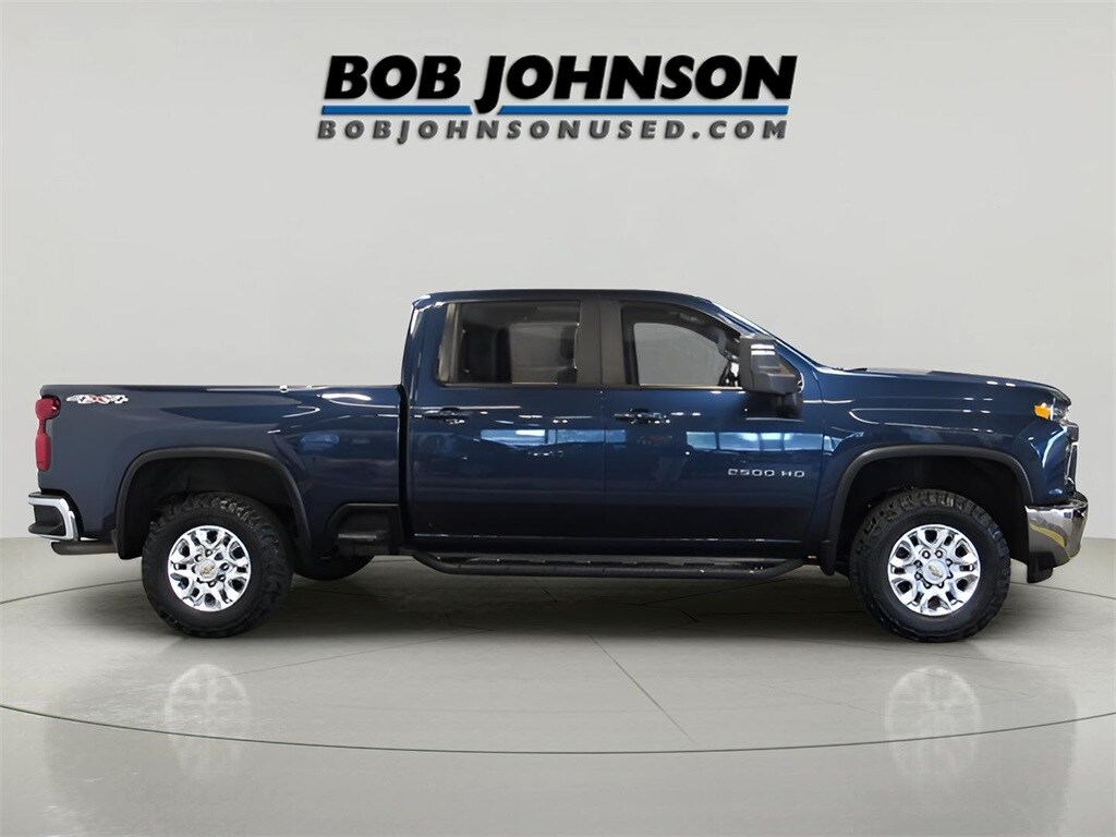2021 Chevrolet Silverado 2500HD LT photo 3
