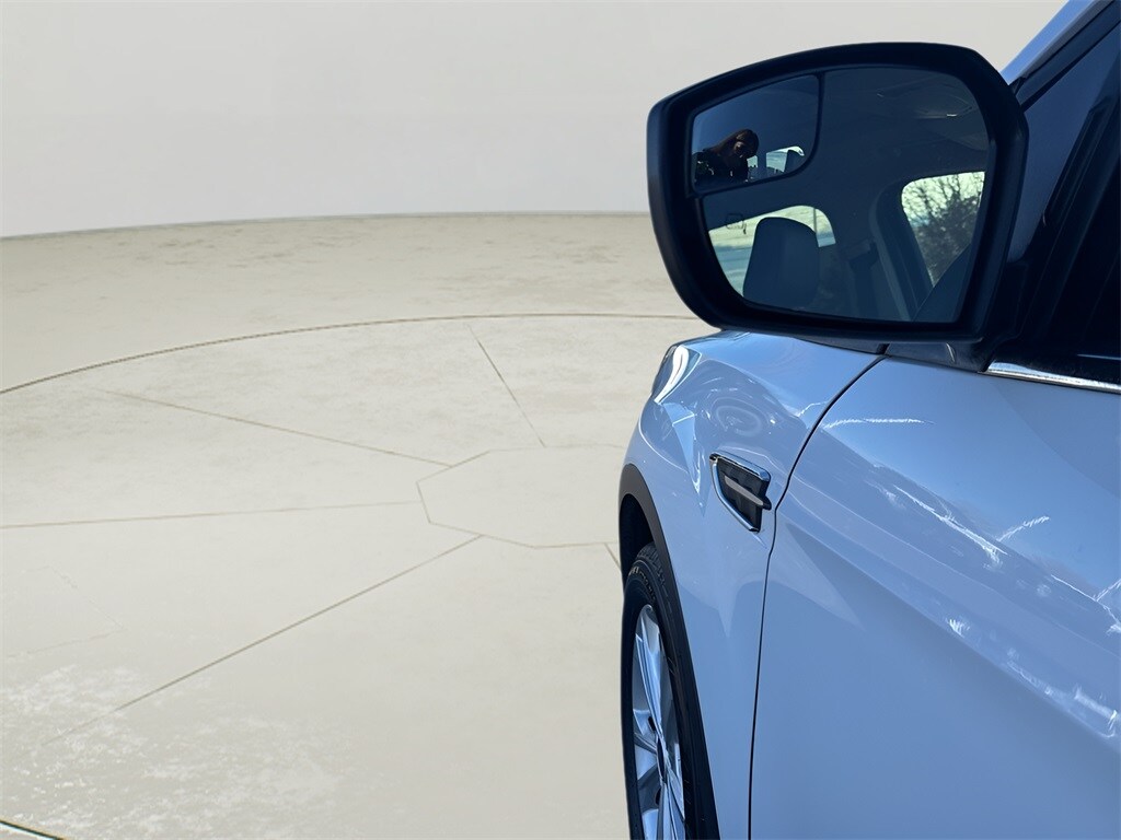 2018 Ford Escape SEL photo 3