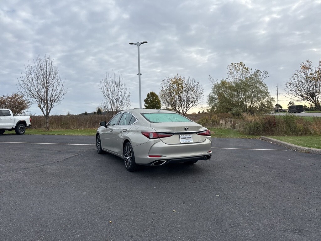 2024 Lexus ES 350 Premium photo 4