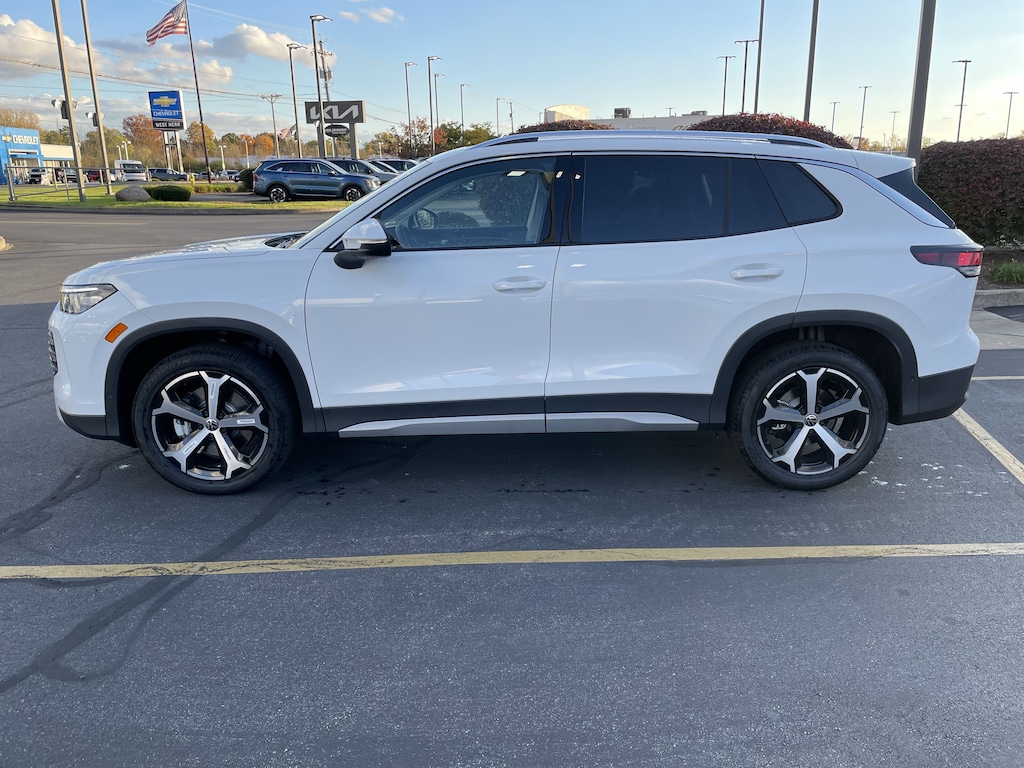 New 2025 Volkswagen Tiguan SE 2.0T SE 4MOTION