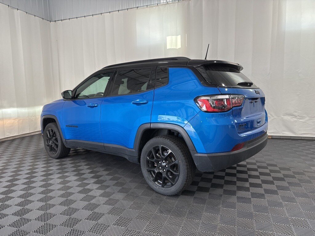 2022 Jeep Compass Altitude photo 2