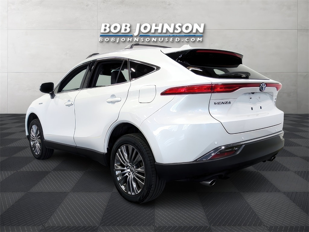 Used 2021 Toyota Venza XLE with VIN JTEAAAAH9MJ051987 for sale in Rochester, NY