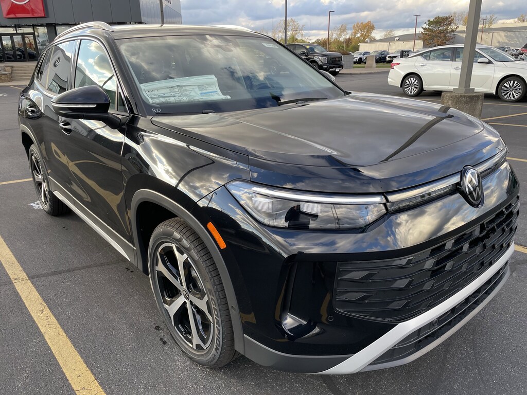 New 2025 Volkswagen Tiguan SE 2.0T SE 4MOTION